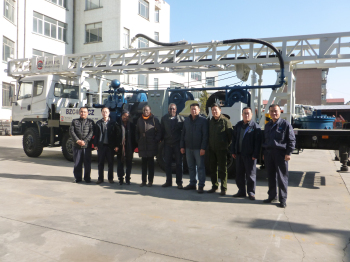 尼日利亞、塞內(nèi)加爾、新疆克拉瑪依客戶來我廠訂購(gòu)鉆機(jī)